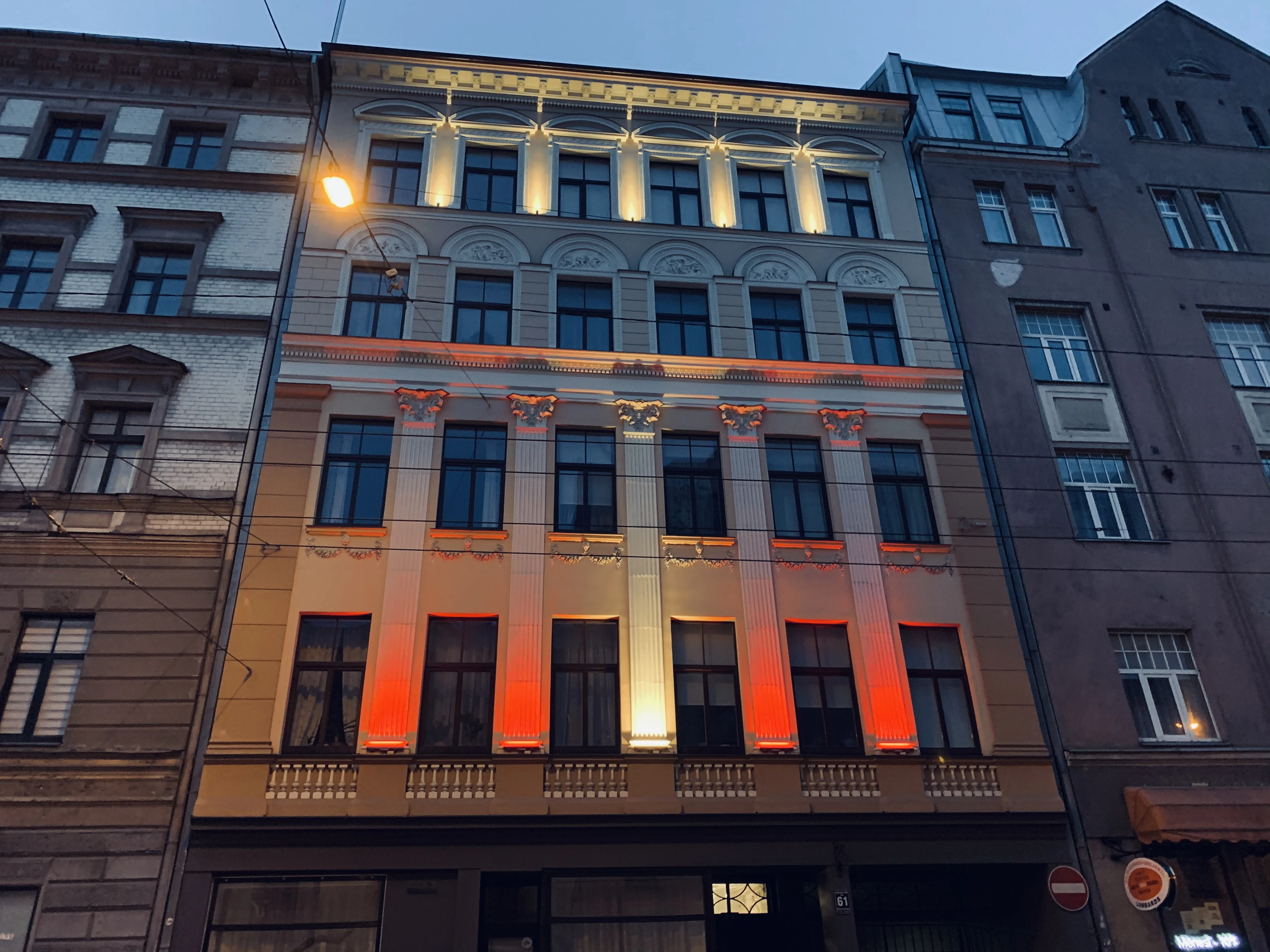 A.Čaka iela 61, Rīga — 2