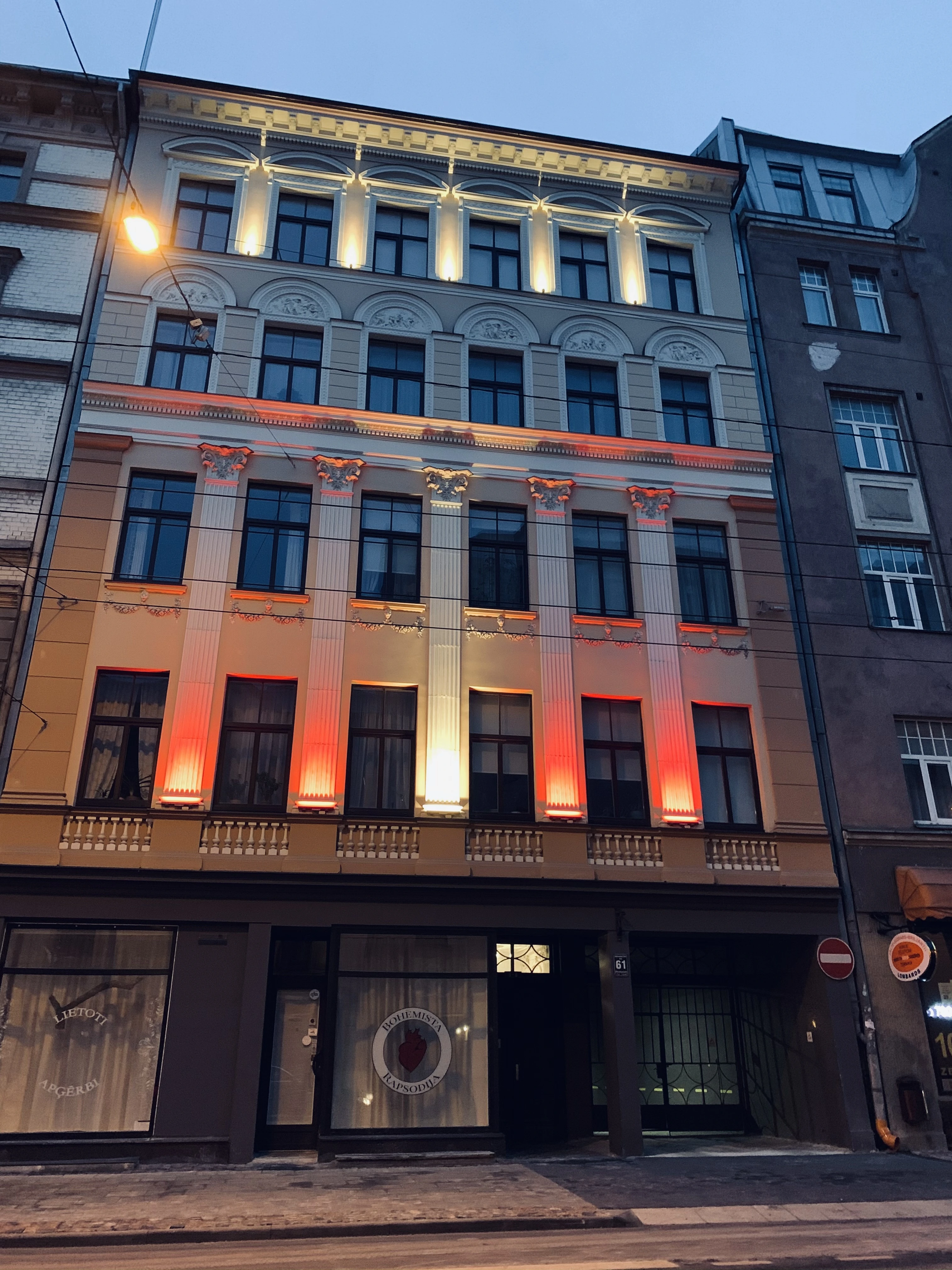 A.Čaka iela 61, Rīga — 3