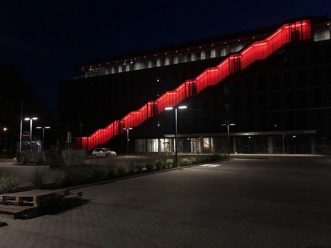 Biroju ēka “RED Line”