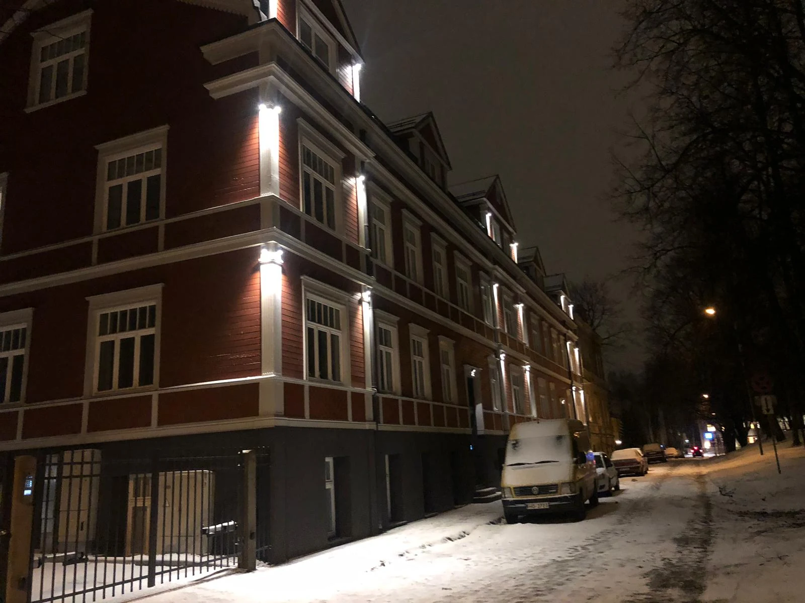 Fasādes apgaismojums Lapu ielā, Rīgā