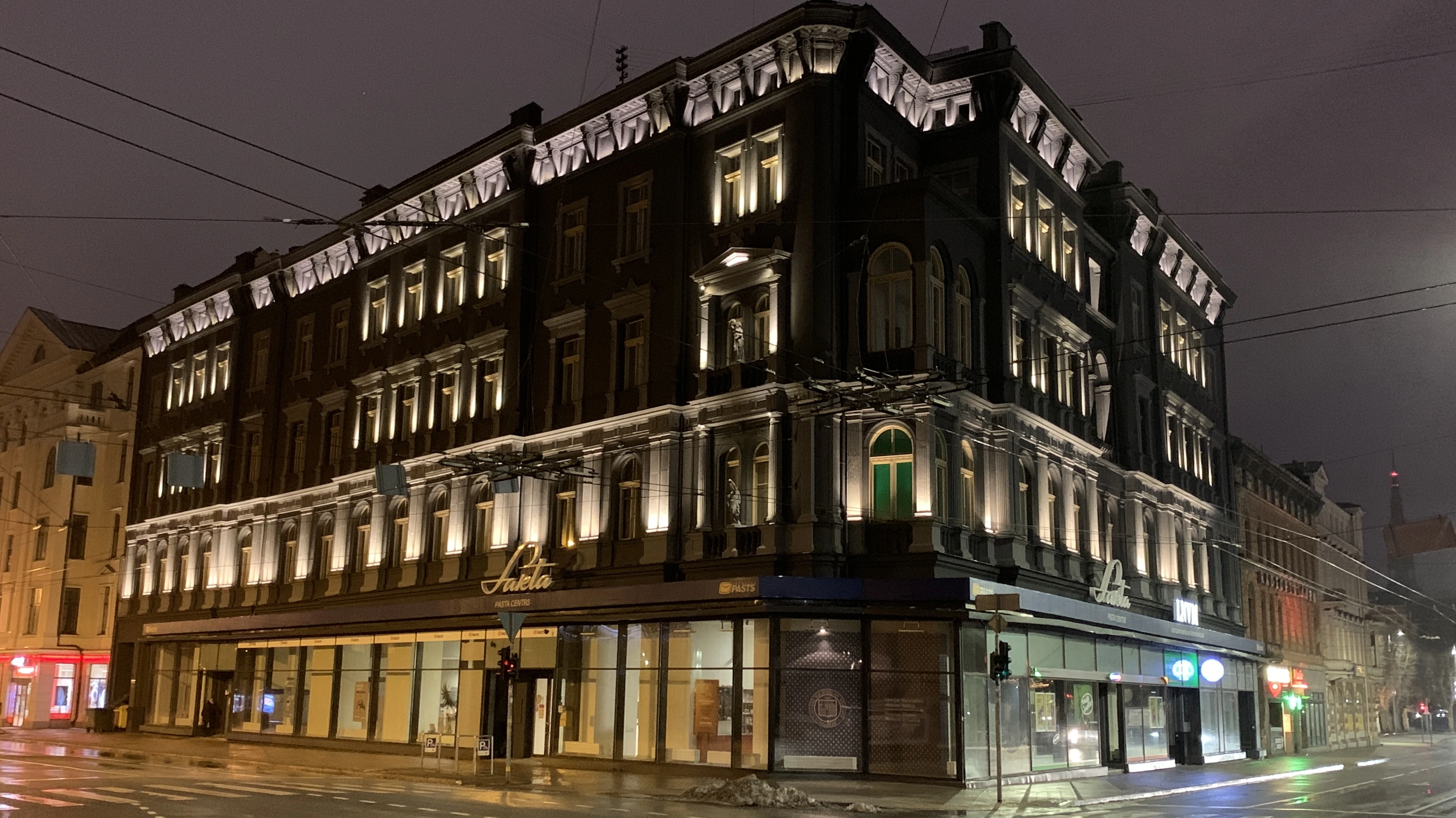 Fasādes apgaismojums “Sakta” ēkai – attēls 3
