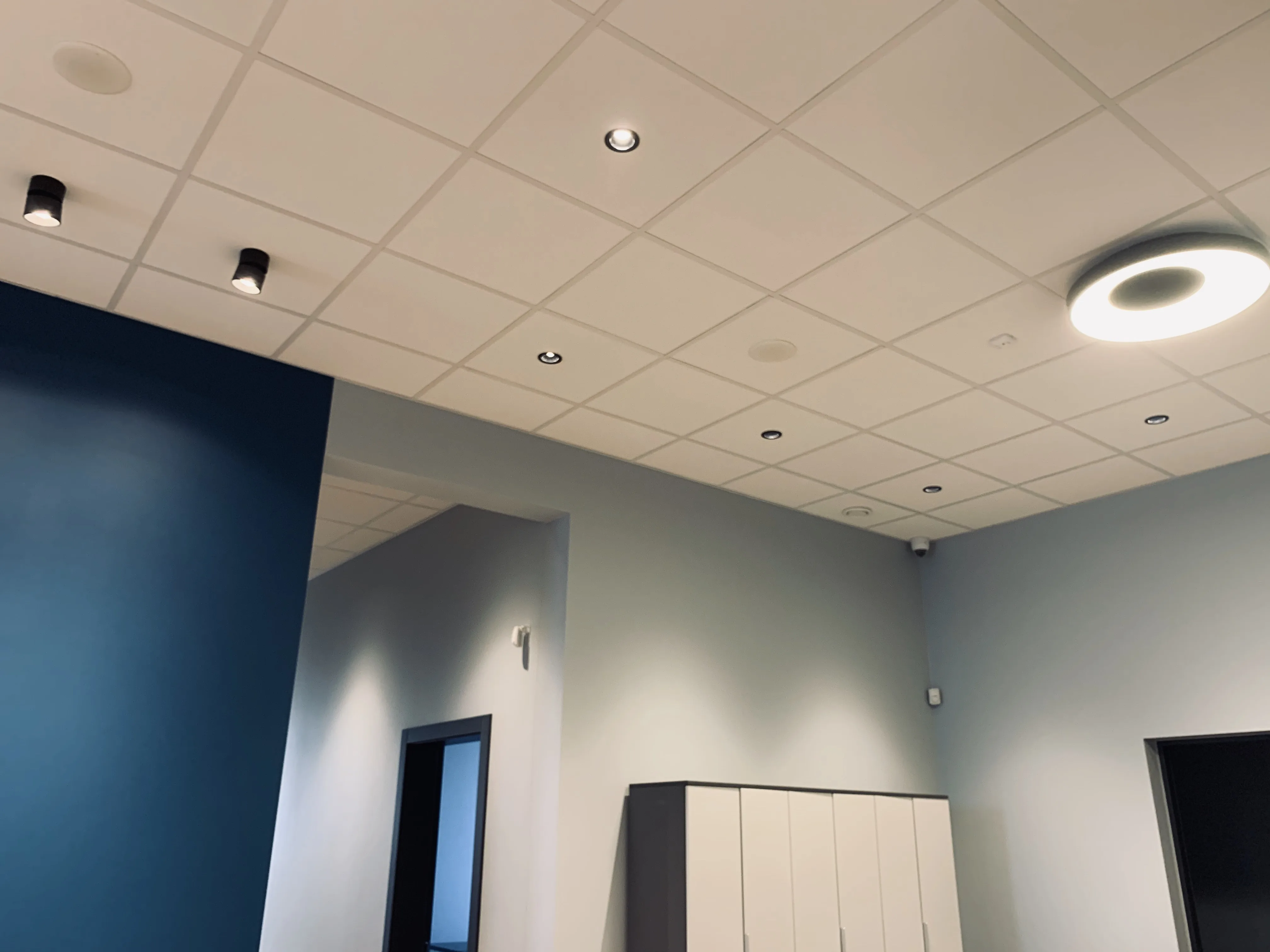 Biroju ēka RED Line — 1