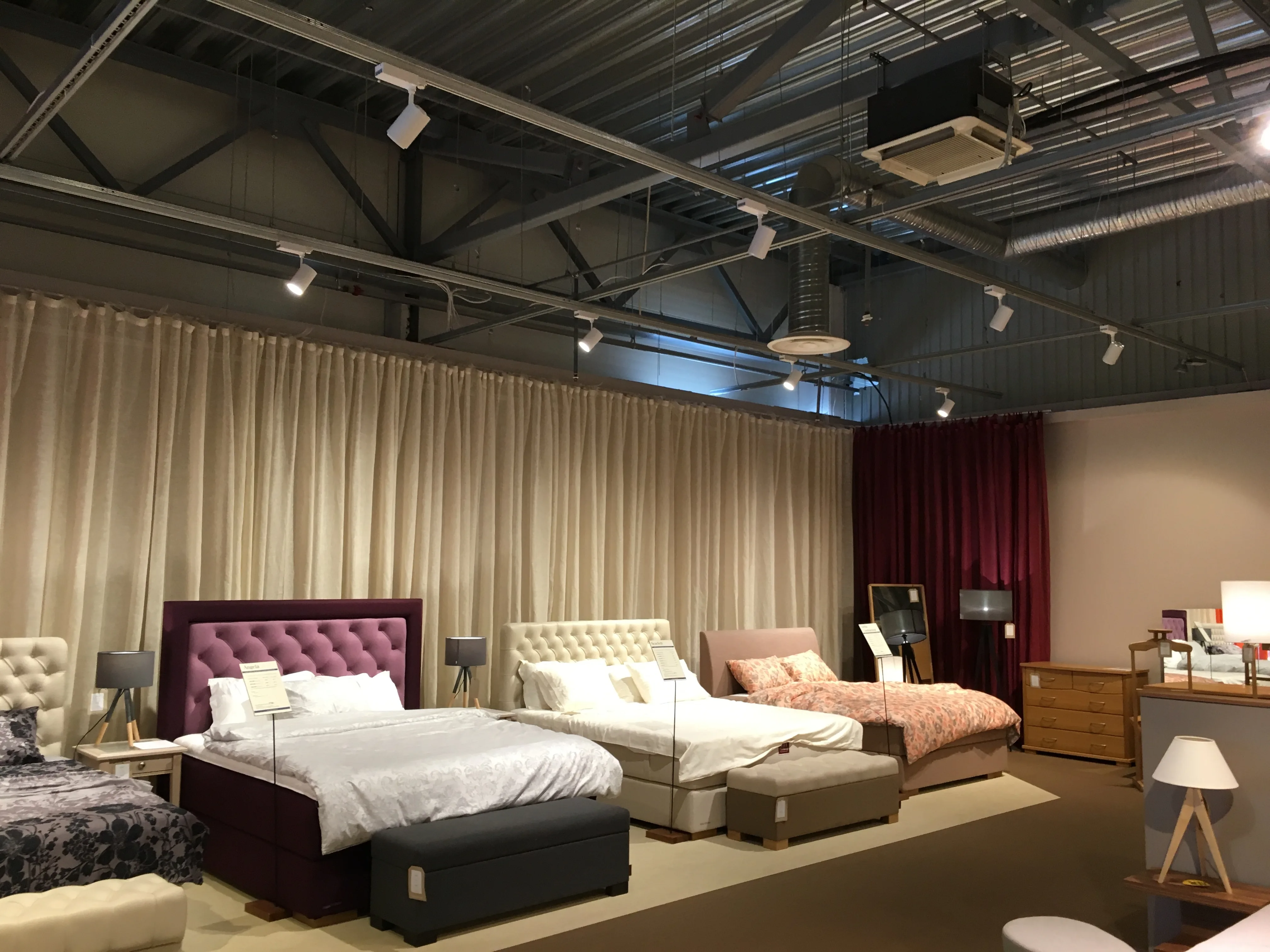 Nakts Mēbeles – t/c Spice, Rīgā