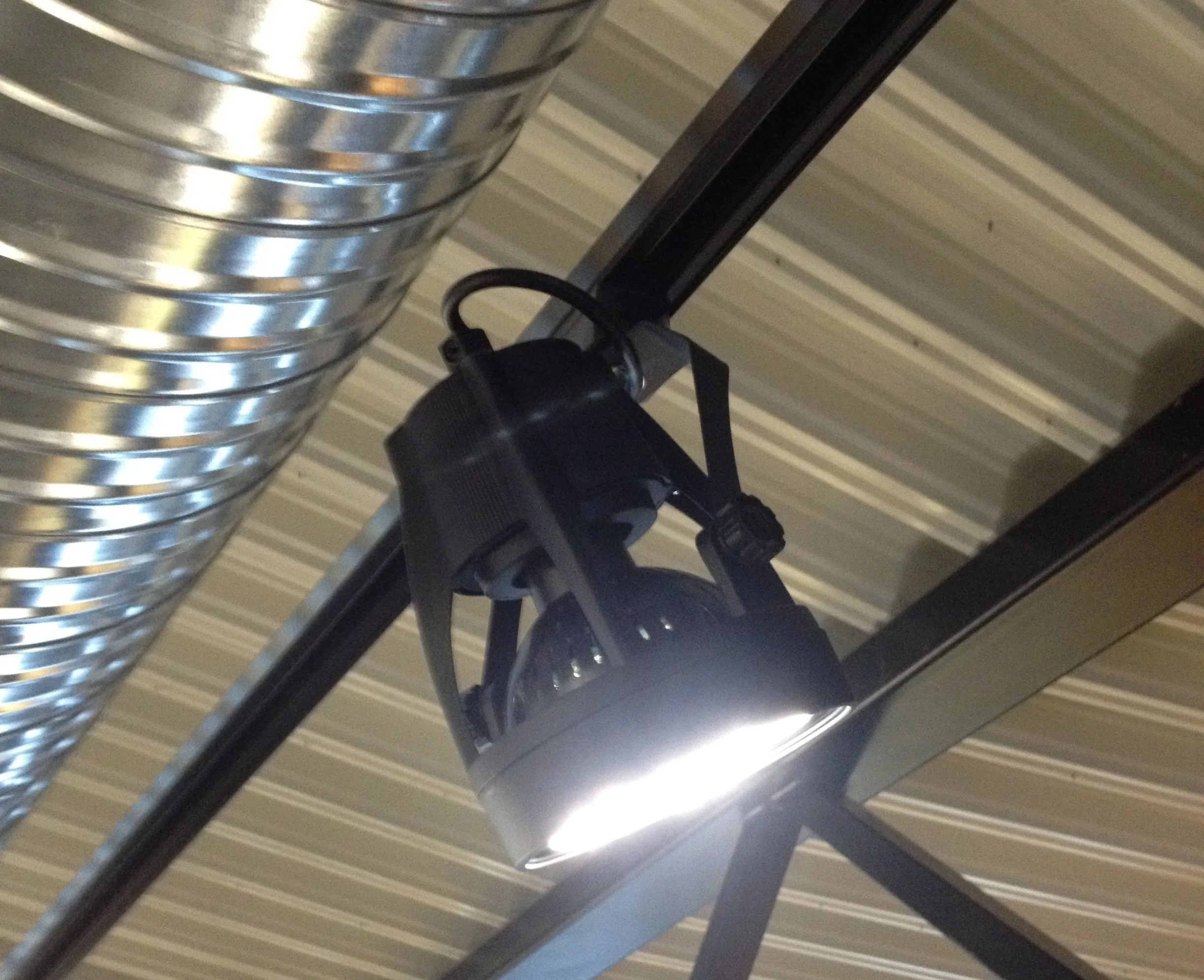 Veikals Komforts, Riga — Lighting detail